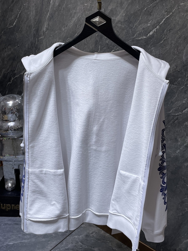 ブランドパーカー着用イメージ